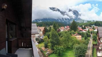 Apartment, 2 Bedrooms, Balcony, Mountain View | Exterior