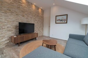 Apartamento, 2 quartos, sacada, vista para a montanha | Sala de estar