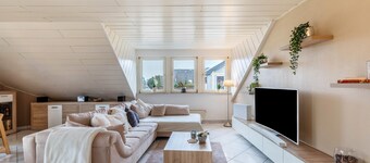 Holiday Apartment 'Am Wald' with Shared Garden, Balcony and Wi-Fi