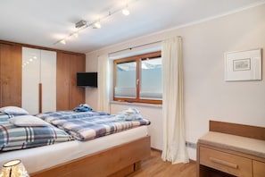 2 camere, ferro/asse da stiro, Wi-Fi gratuito, lenzuola