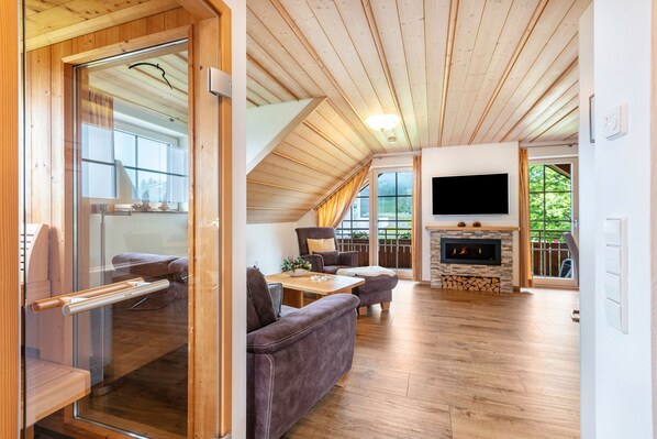 TV, fireplace, stereo