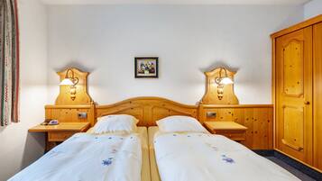 1 bedroom, free WiFi, bed sheets