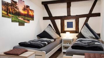 4 bedrooms, free WiFi, bed sheets