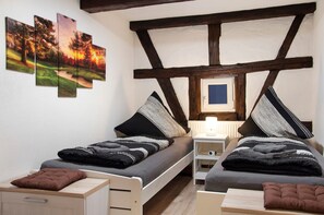 4 bedrooms, free WiFi, bed sheets - Apartment 'Im Gässla' with Wi-Fi (Spalt)