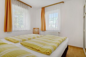 1 bedroom, free WiFi, bed sheets