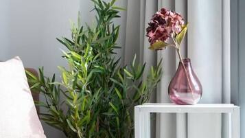 Studio, Balcony, City View | Individually decorated, laptop workspace, soundproofing