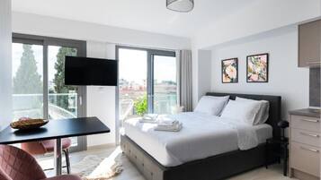 Studio, Balkon, Stadtblick