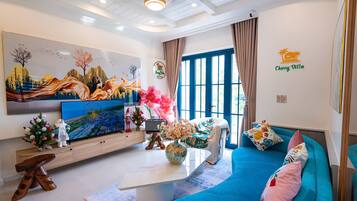 Luxury Villa, Balcony, Garden View | Living area