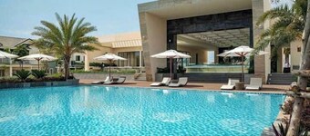 Luxury 4 Br Cherry Villa - Novaworld PT