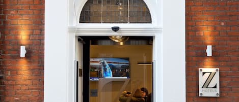 Façana frontal de l'allotjament