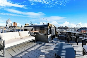 Garden Junior Suite Room | Terrace/patio