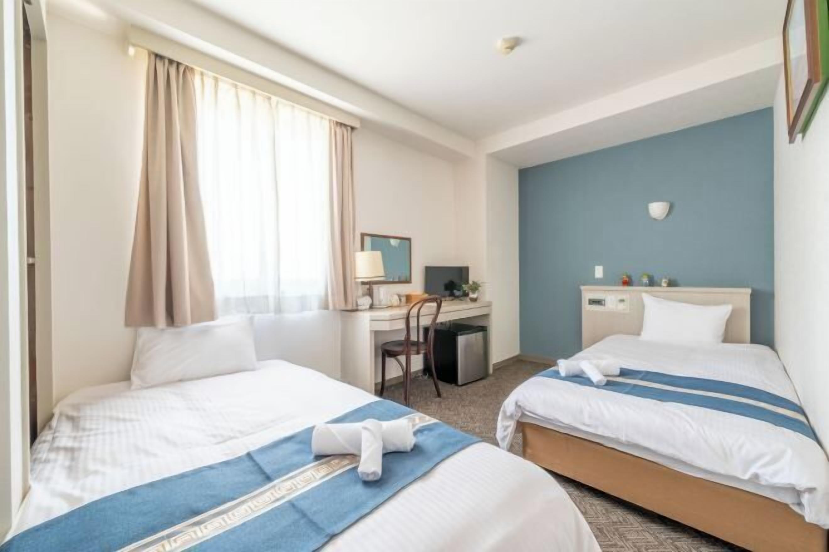 Skrivebord, skrivebord for bærbar PC, blendingsgardiner og lydisolert