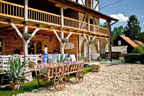 Sasek Maly Pensjonat Jazdy Konne