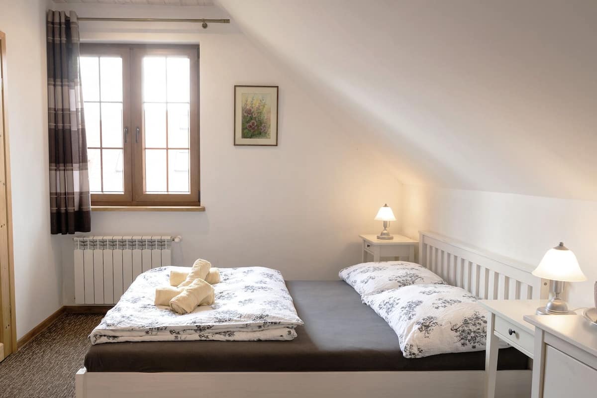 Comfort Room, 1 Bedroom, Pets Allowed, Garden View | 1 bedroom, iron/ironing board, free cribs/infant beds, free WiFi