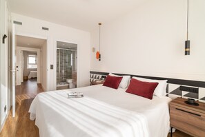 Apartment | 2 bedrooms, individually decorated, individually furnished