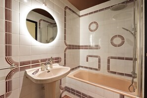 Apartment | Bathroom