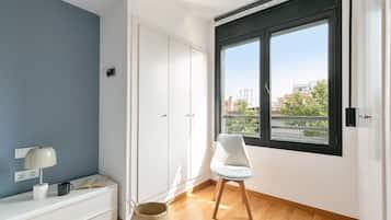 Appartement | Woonruimte | Een 50-cm televisie met kabelzenders