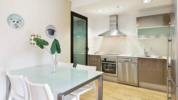 Apartment | Private kitchen | Mini-fridge, microwave, oven, dishwasher