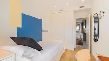 2 habitaciones, decoraciĂłn personalizada y muebles diferentes