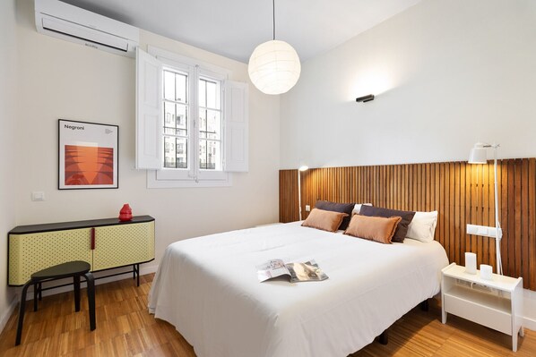 Apartment | Individually decorated, individually furnished, free cribs/infant beds - Señor Urgell Apartment By Olala Homes (Barcelona)