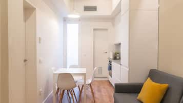 Apartamento | Área de estar | TV 50 cm com canais a cabo