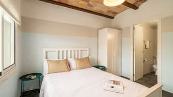 Apartment | Free cribs/infant beds, free WiFi, bed sheets
