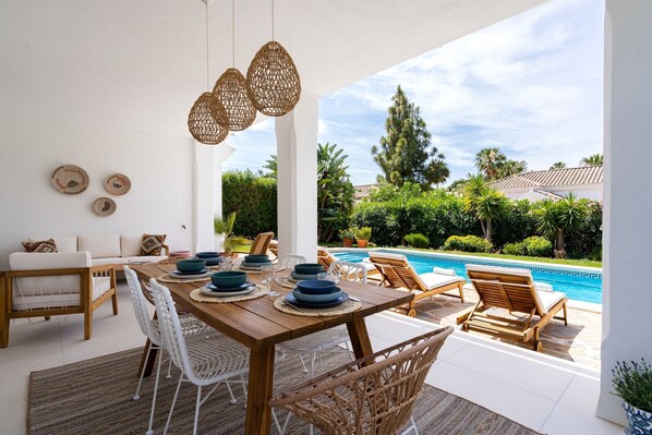 Outdoor dining