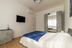 1 chambre, fer et planche à repasser, Wi-Fi, draps fournis