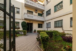 Exterior - GuestHost - Bright Apartment Near Colosseum (Roma)