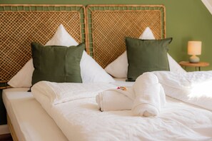 2 bedrooms, in-room safe, desk, iron/ironing board - "Küstenruhe" - your retreat at the Deichkieker guesthouse - pets allowed (Wangerland)