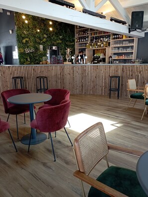 Bar (in der Unterkunft)