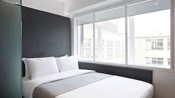 Double Room | 特色家居、办公桌、笔记本电脑工作区、遮光窗帘