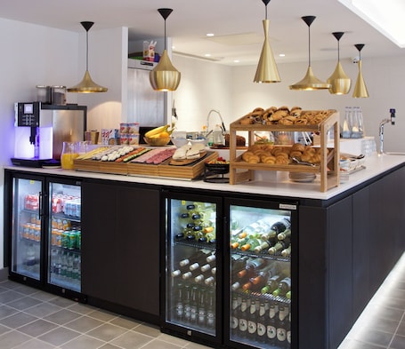 Desayuno continental los fines de semana (GBP 11.95 por persona)