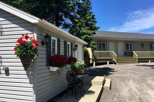Motel Des Cascades : Chambre Supérieure Bain Tourbillon