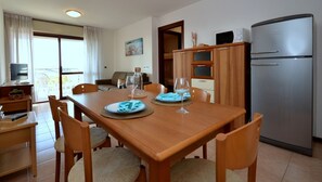 Dining - Charming loft with a beautiful solarium area (Lignano Sabbiadoro)
