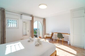 2 habitaciones, tabla de planchar con plancha y wifi gratis 