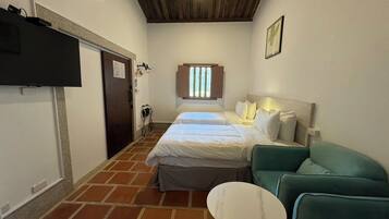 Comfort Twin Room, Lake View | Soundproofing, WiFi (free)