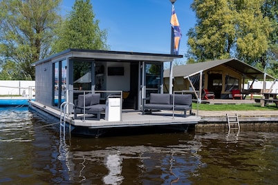 Houseboat in Heeg with Stunning Marina Views
