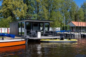 Marina - Houseboat in Heeg with Stunning Marina Views (Heeg)