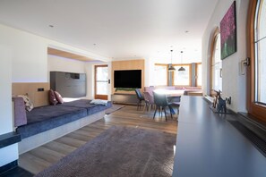 Smart TV, fireplace - Exclusive apartment with garden and whirlpool (Ramsau)