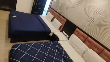Suite | Egyptian cotton sheets, premium bedding, desk, free WiFi