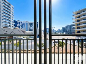 Interior - Studio Charm at Legacy: Ideal Arjan Stay (Dubai)