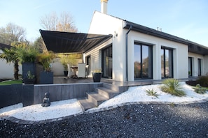 Outdoor dining - Villa Maegiu near DISNEY (Tigeaux)