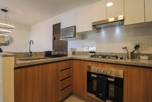 Microwave, oven, stovetop, cookware/dishes/utensils