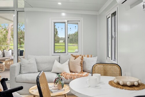 Leos Beach Hideaway, Stylish Tiny Home