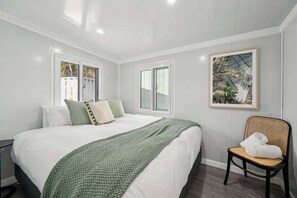 2 bedrooms, iron/ironing board, free WiFi, bed sheets