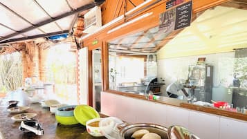Desayuno bufé gratuito y diario