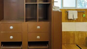 Deluxe Double Room | Bathroom | Shower, towels, soap, toilet paper