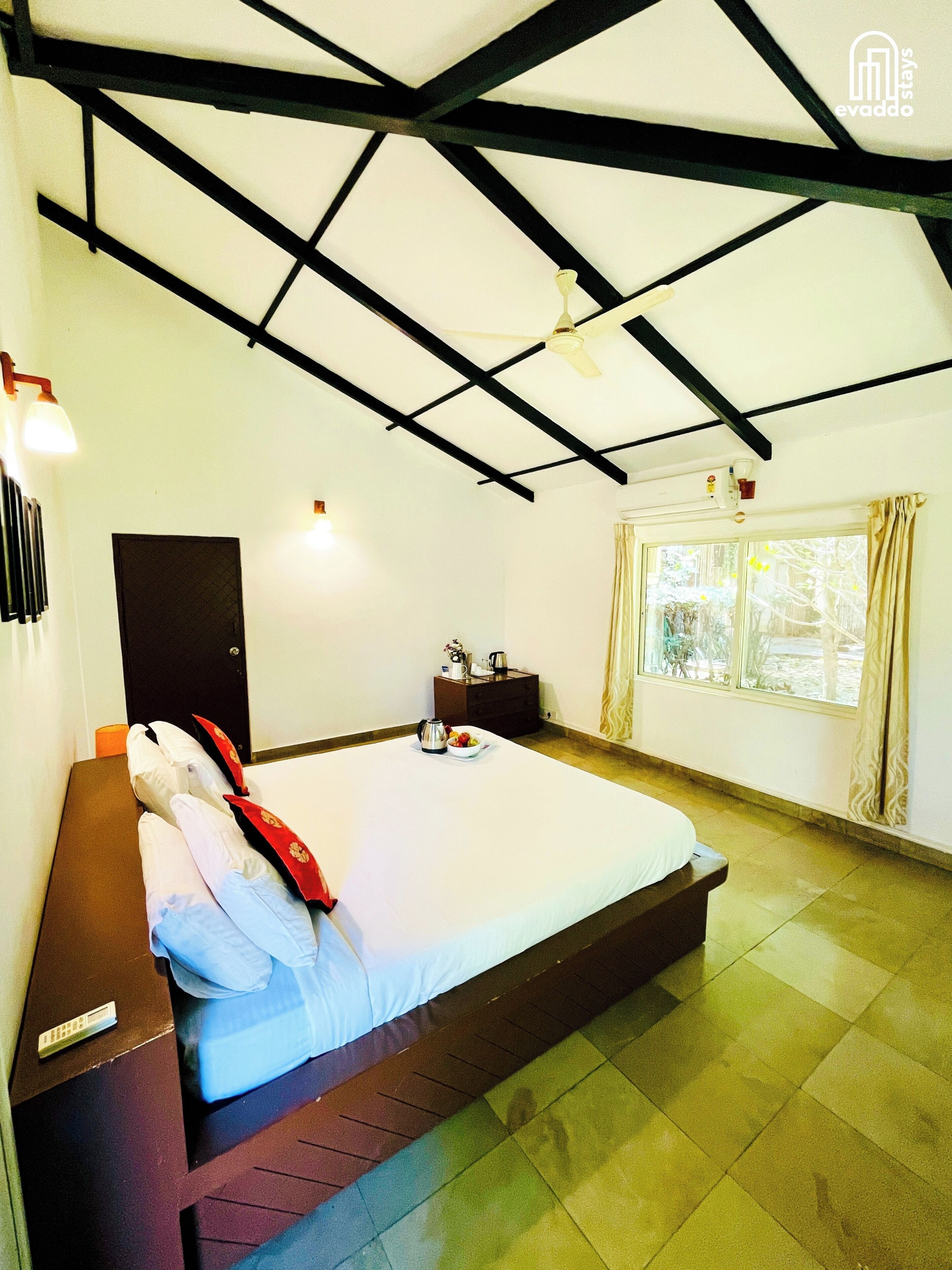 Deluxe Double Room | Desk, laptop workspace, blackout drapes, WiFi (free)