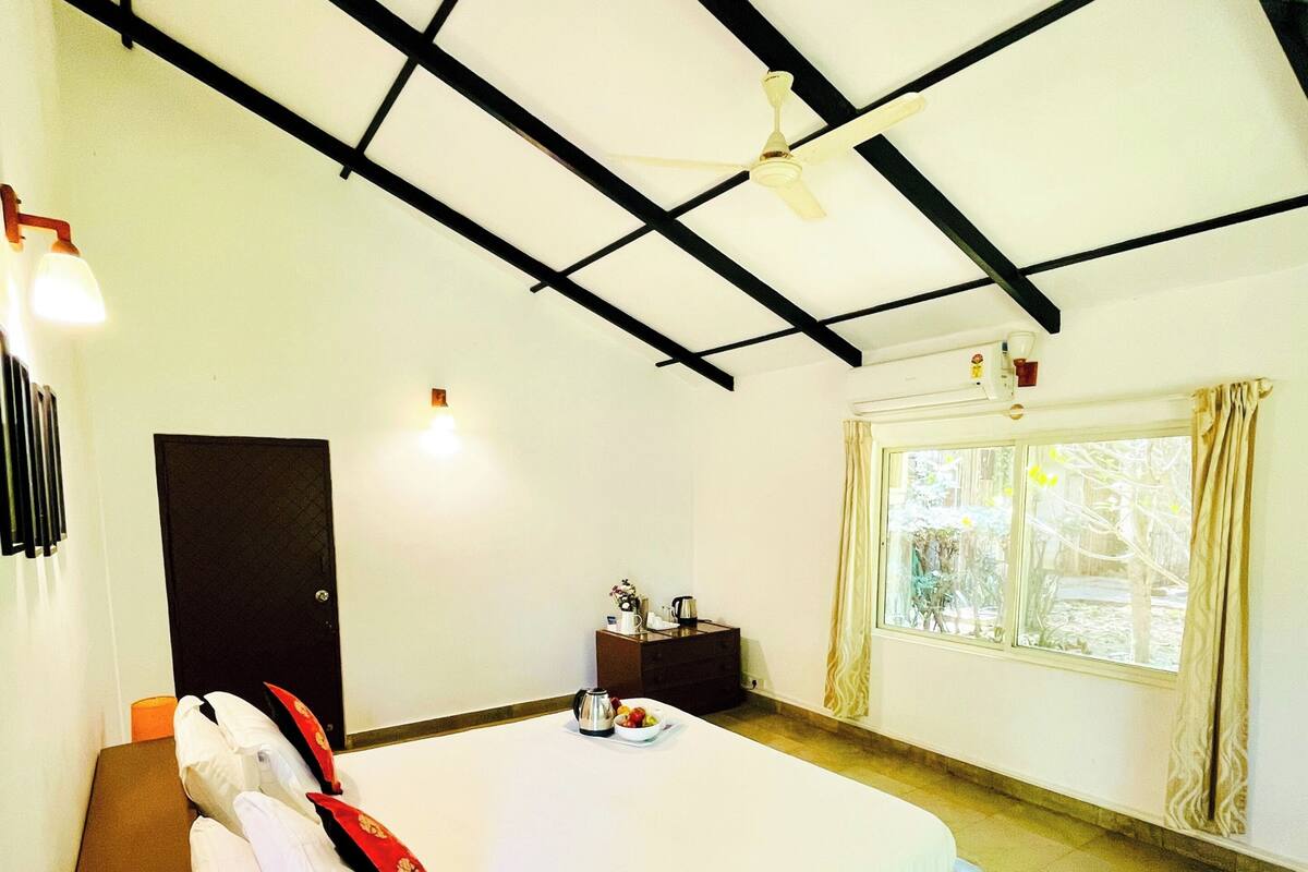 Habitación Deluxe doble | Escritorio, espacio para trabajar con un portátil, cortinas opacas